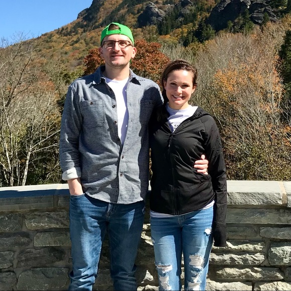 Meet your Posher, Stephanie - Picture 3 of 4